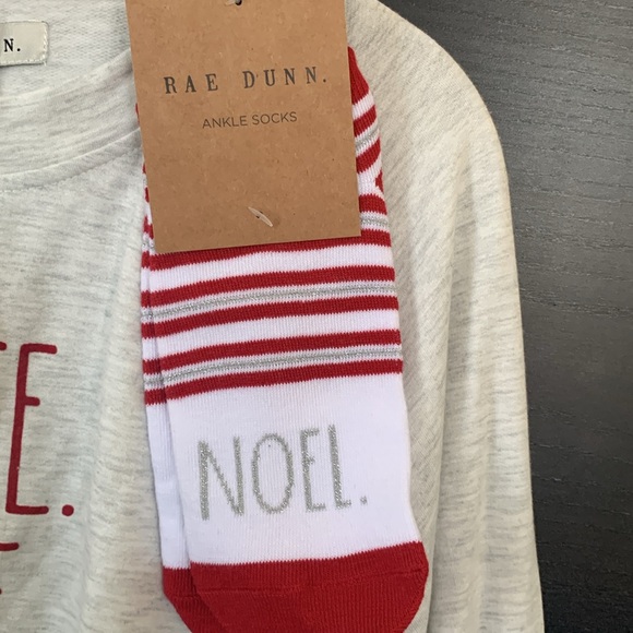 Rae Dunn Women's "PEACE LOVE HOPE" Gray Gallery Sweatshirt Cozy Ankle Socks Set - Picture 7 of 13